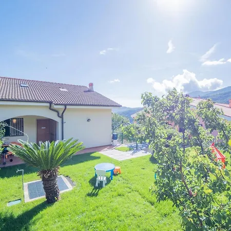 Babyaccommodation Family Hills * Magliolo